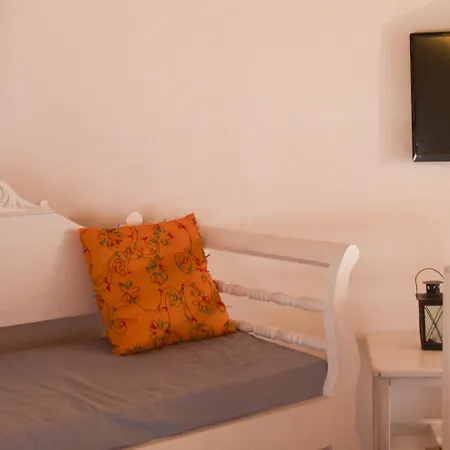 Milos Hotel 4*
